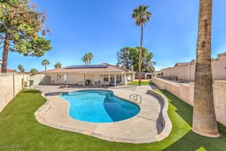 2240 Grayson Cir in Henderson, NV - Building Photo - Building Photo