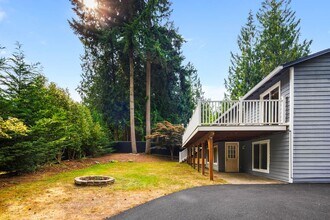 17621 NE 160th St in Woodinville, WA - Building Photo - Building Photo