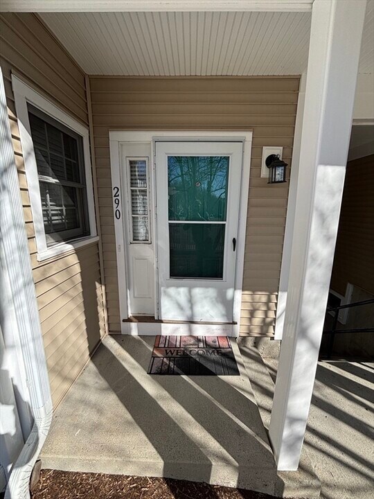 290 Allerton Commons Ln in Braintree, MA - Building Photo