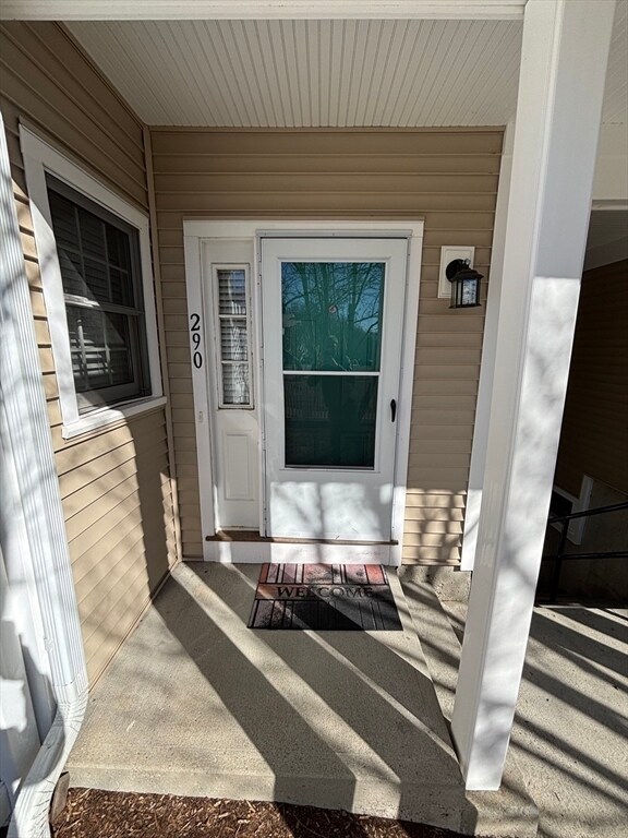 property at 290 Allerton Commons Ln