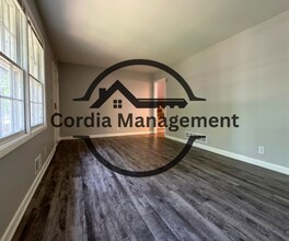 4460 Malibu Dr in Decatur, GA - Building Photo - Building Photo