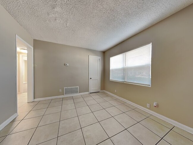 5126 Banshee Ave in Jacksonville, FL - Building Photo - Building Photo