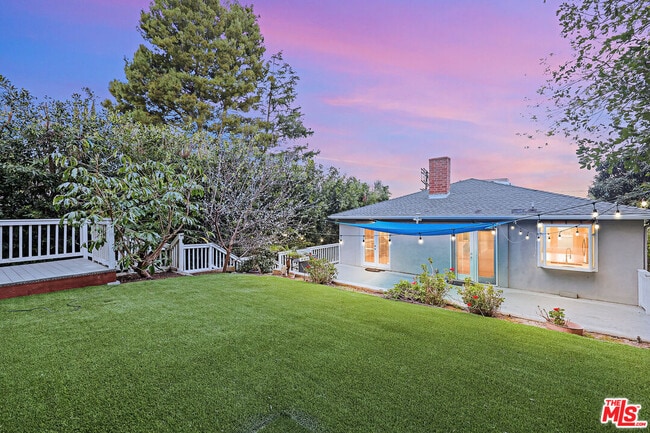 11423 Sunshine Terrace in Los Angeles, CA - Building Photo - Building Photo