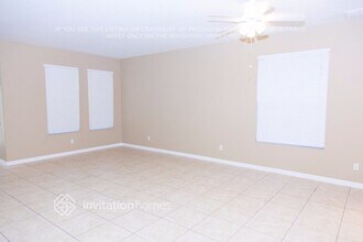 19036 Fishermans Bend Dr in Lutz, FL - Foto de edificio - Building Photo