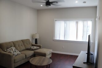 2110 Summit Ave in Union City, NJ - Building Photo - Building Photo