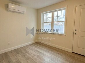 24 Crocker St in Barnstable, MA - Building Photo - Building Photo