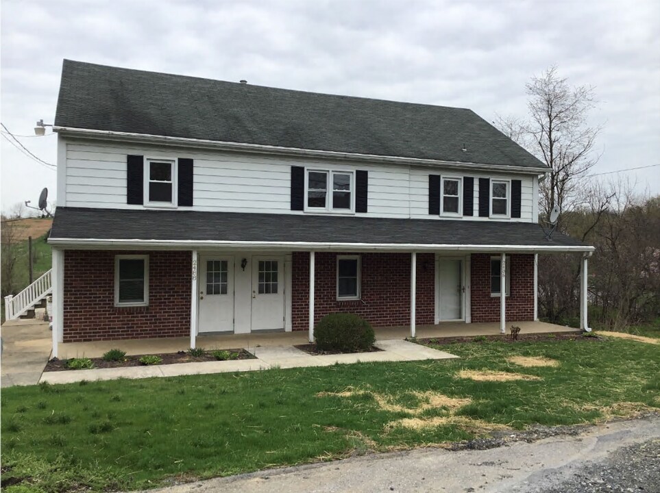 2488 Falling Spring Rd in Chambersburg, PA - Building Photo