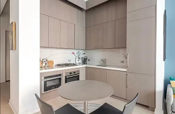 77 Charlton St in New York, NY - Building Photo - Building Photo