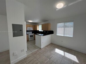 2731 SE 12th Pl, Unit 201 in Homestead, FL - Building Photo - Building Photo