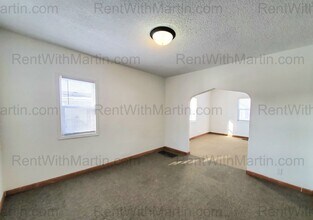 919 Oneida St in Waterloo, IA - Building Photo - Building Photo