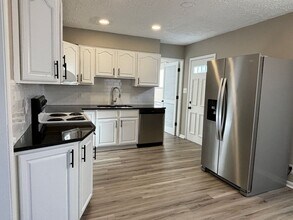 5653 Indianola Ave in Indianapolis, IN - Building Photo - Building Photo