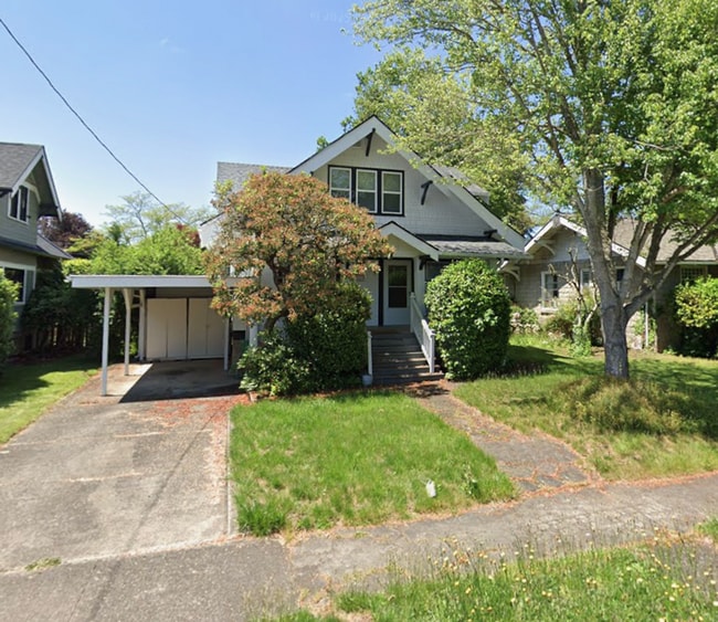 276 S Second St in Lebanon, OR - Building Photo - Building Photo