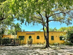 1103 Genoa St in Coral Gables, FL - Building Photo - Building Photo