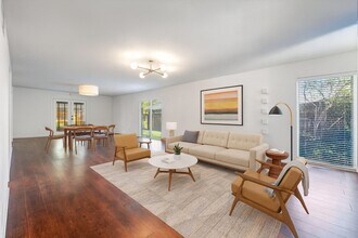 10630 Olympia Dr in Houston, TX - Building Photo - Building Photo