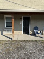 1224 S Lee Hwy in Cleveland, TN - Building Photo