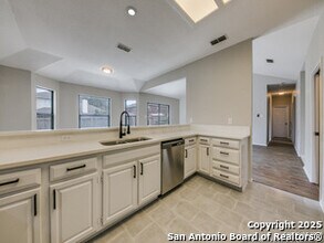 9218 Shadow Crest Dr in Converse, TX - Building Photo - Building Photo