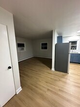 2430 5th Ave, Unit Top N unit in Moline, IL - Building Photo - Building Photo