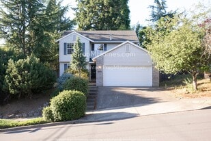9445 SW Iowa Dr in Tualatin, OR - Building Photo