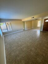 9460 E Paradise Dr in Scottsdale, AZ - Building Photo - Building Photo