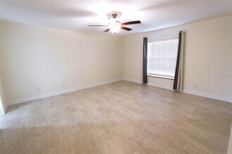 5850 Gagstatter Rd in North Port, FL - Building Photo - Building Photo