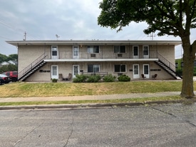 1828 S 63rd St in West Allis, WI - Building Photo