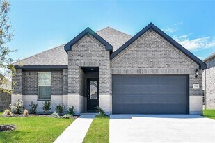 380 Mohan Dr in Royse City, TX - Building Photo