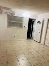 2211 SW 45th St in Fort Lauderdale, FL - Building Photo - Building Photo