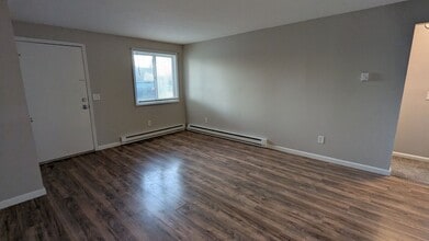 827 Kerns Dr NE in Bolivar, OH - Building Photo - Building Photo