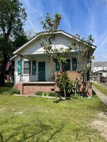 1006 Buist Ave in North Charleston, SC - Building Photo
