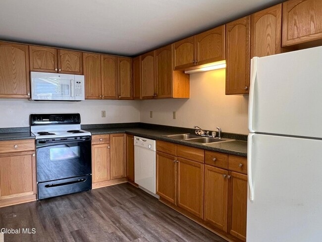 207 E Main St, Unit 1 in Richmondville, NY - Building Photo - Building Photo