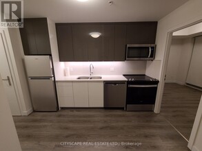 60-1360 Frederick St in Kitchener, ON - Building Photo - Building Photo