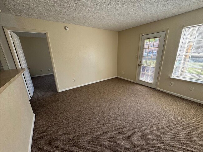 5500 Devonbriar Way in Orlando, FL - Building Photo - Building Photo
