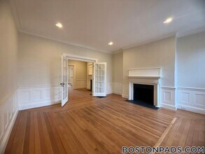 1726 Beacon St in Brookline, MA - Building Photo - Building Photo