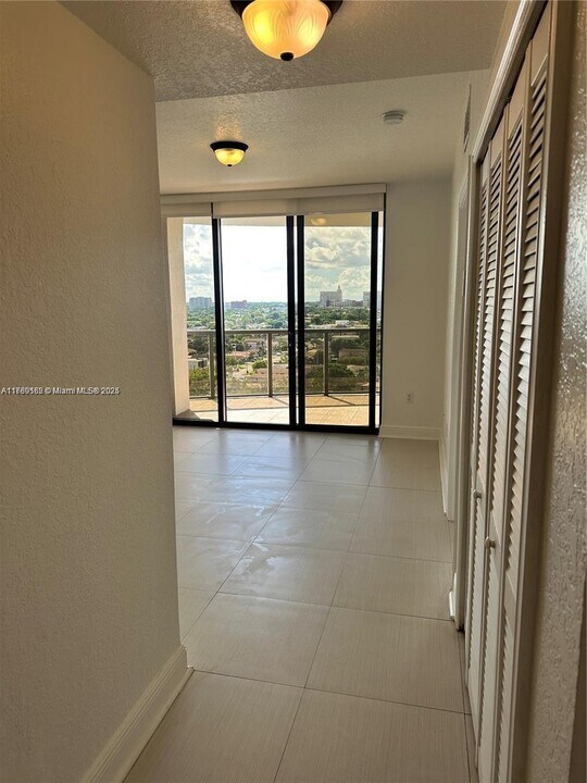 2301 SW 27th Ave, Unit 1202 in Miami, FL - Building Photo