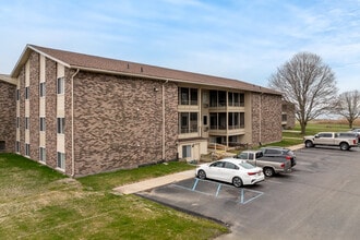 Anchor Bay Apartments in New Baltimore, MI - Foto de edificio - Building Photo