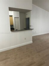 2549 Centergate Dr in Miramar, FL - Building Photo - Building Photo