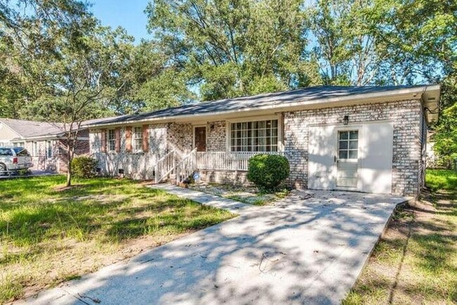 740 Hitching Post Rd in Charleston, SC - Building Photo - Building Photo