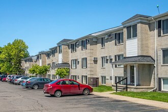 Ramblewood Apartments in Detroit, MI - Foto de edificio - Building Photo