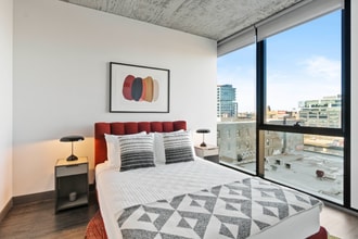 161 N Elizabeth St in Chicago, IL - Building Photo - Building Photo