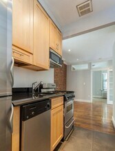 52 Barrow St, Unit 1W in New York, NY - Building Photo - Building Photo