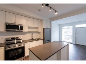 8509-8158 158 St in Surrey, BC - Building Photo - Building Photo