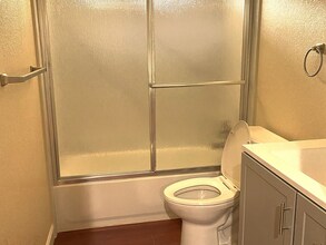 2957 43rd St in Sacramento, CA - Foto de edificio - Building Photo