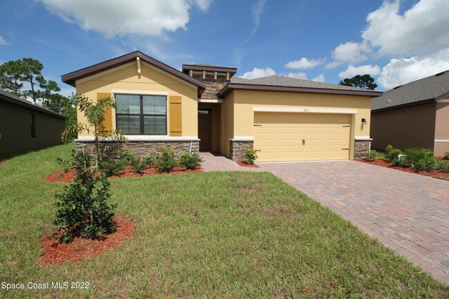 property at 903 Remington Green Dr SE