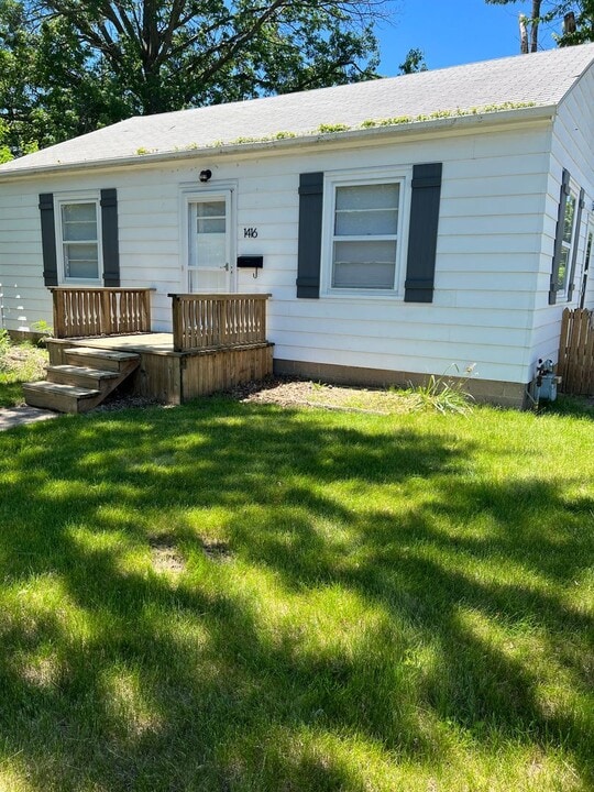 1416 W 11th St in Waterloo, IA - Building Photo
