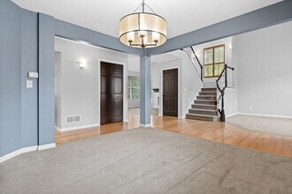 9039 Brentwood Trl in Woodbury, MN - Foto de edificio - Building Photo