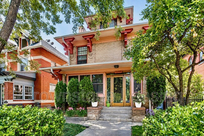 property at 1035 N Marion St