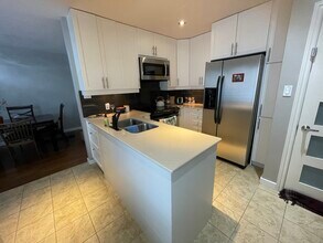 3021 10 St NW in Calgary, AB - Building Photo - Building Photo