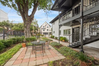 2207 Mimosa Dr in Houston, TX - Building Photo - Building Photo