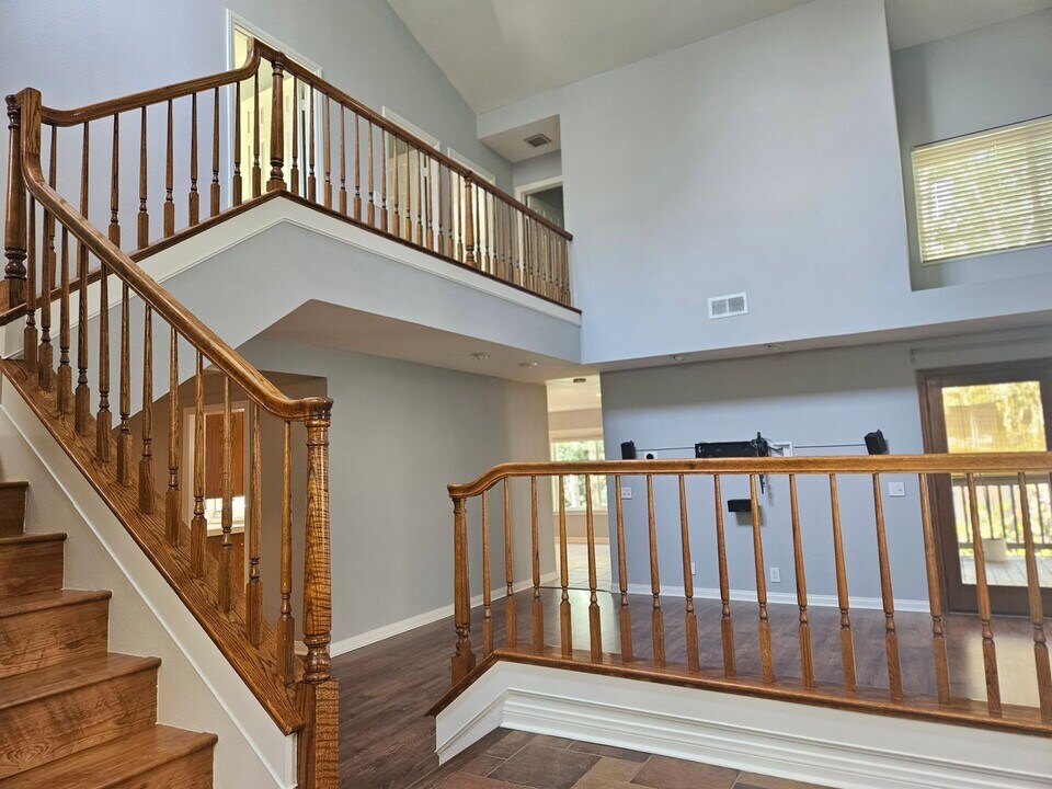 24802 Forest Knoll Ln in Lake Forest, CA - Building Photo