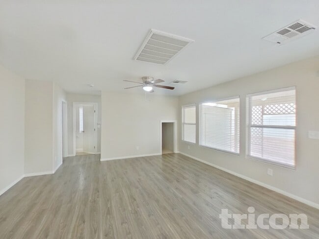 5915 Balsam Pine Dr in Las Vegas, NV - Building Photo - Building Photo